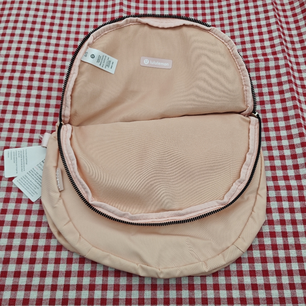 Lululemon All Night Festival Bag 5L Pink - Picture 2 of 5
